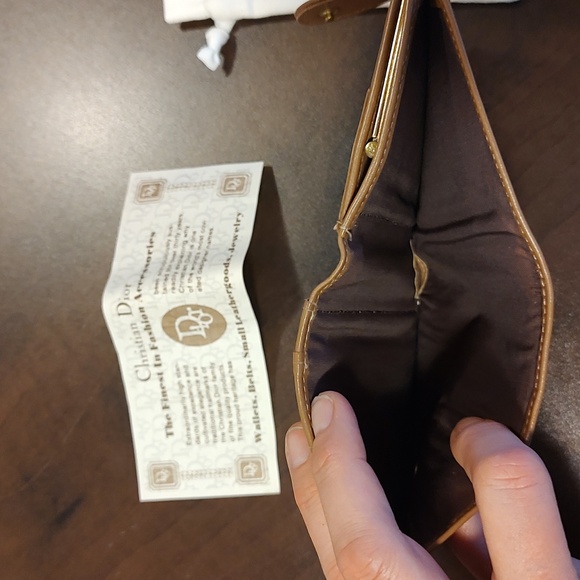 Christian Dior EUC+ Honeycomb Monogram Tan Leather Bifold Wallet (W79) - Picture 9 of 13